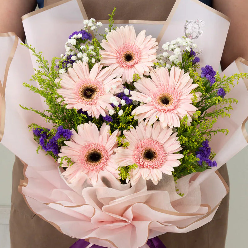 Gerbera Daisy Charming Arrangements