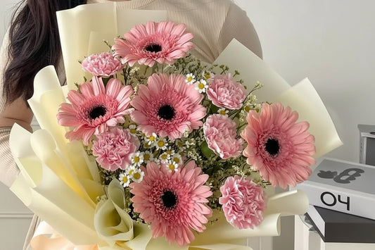 Gerbera Daisy Charming Arrangements